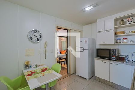 Apartamento para alugar com 95m², 2 quartos e 2 vagasCozinha