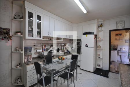 Casa à venda com 117m², 3 quartos e 2 vagasCozinha