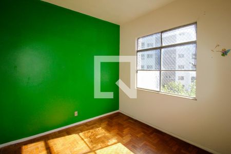 Quarto de apartamento à venda com 2 quartos, 60m² em Santo Antônio, Belo Horizonte