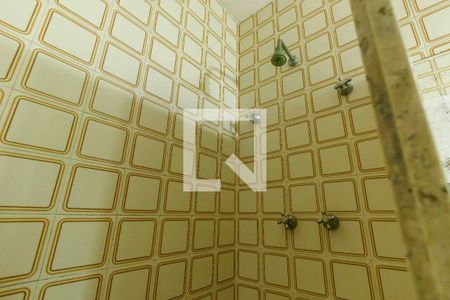 Casa de condomínio para alugar com 400m², 4 quartos e 2 vagas Casa de condomínio para alugar com 400m², 4 quartos e 2 vagasBanheiro da Suíte 3