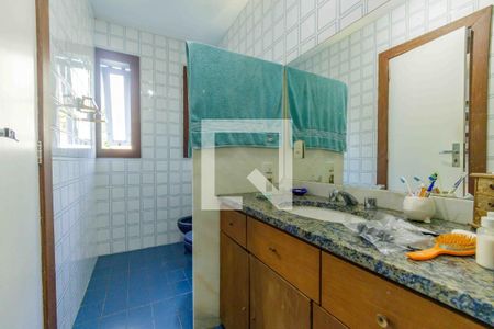 Casa de condomínio para alugar com 400m², 4 quartos e 2 vagas Casa de condomínio para alugar com 400m², 4 quartos e 2 vagasBanheiro da Suíte 2