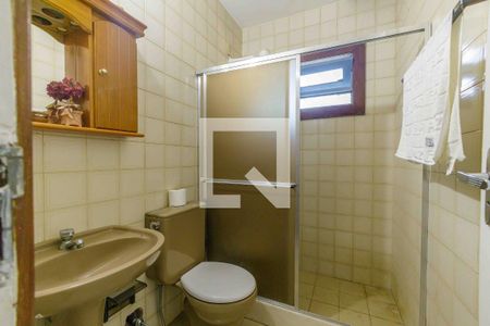Casa de condomínio para alugar com 400m², 4 quartos e 2 vagas Casa de condomínio para alugar com 400m², 4 quartos e 2 vagasBanheiro da Suíte 4