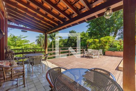 Casa de condomínio para alugar com 400m², 4 quartos e 2 vagas Casa de condomínio para alugar com 400m², 4 quartos e 2 vagasQuintal