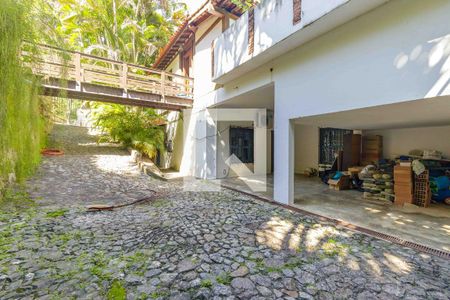 Casa de condomínio para alugar com 400m², 4 quartos e 2 vagas Casa de condomínio para alugar com 400m², 4 quartos e 2 vagasGaragem
