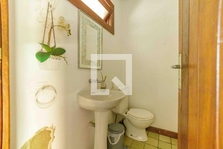 Casa de condomínio para alugar com 400m², 4 quartos e 2 vagas Casa de condomínio para alugar com 400m², 4 quartos e 2 vagasLavabo