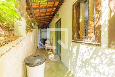 Casa de condomínio para alugar com 400m², 4 quartos e 2 vagas Casa de condomínio para alugar com 400m², 4 quartos e 2 vagasÁrea de Serviço