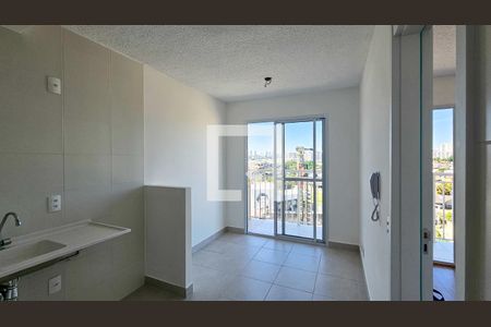 Sala / Cozinha de apartamento para alugar com 1 quarto, 31m² em Socorro, São Paulo