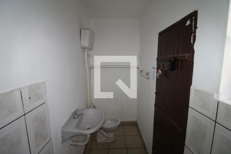 Banheiro de casa para alugar com 2 quartos, 36m² em Vila Medeiros, São Paulo