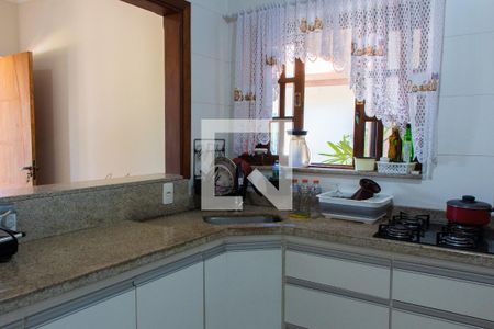 Casa à venda com 180m², 2 quartos e 4 vagas Casa à venda com 180m², 2 quartos e 4 vagasCOZINHA