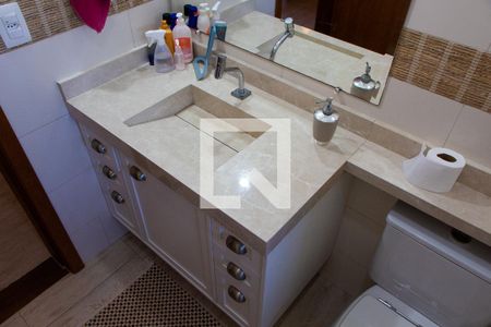 Casa à venda com 180m², 2 quartos e 4 vagas Casa à venda com 180m², 2 quartos e 4 vagasBANHEIRO