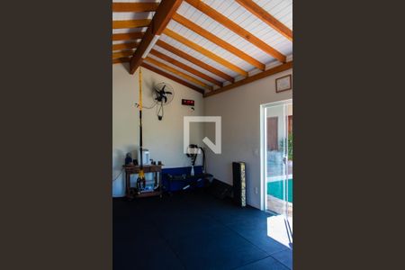 Casa à venda com 180m², 2 quartos e 4 vagas Casa à venda com 180m², 2 quartos e 4 vagasCOMODO ÁREA EXTERNA