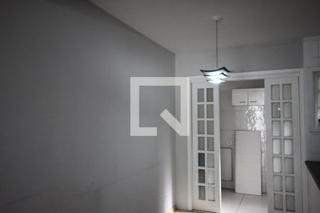 Sala de casa de condomínio à venda com 2 quartos, 100m² em Socorro, São Paulo
