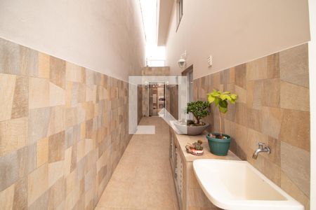 Casa à venda com 396m², 4 quartos e 4 vagasCorredor