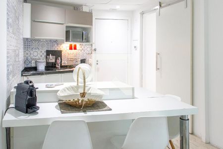 Sala Cozinha integrada de apartamento à venda com 1 quarto, 60m² em Barra da Tijuca, Rio de Janeiro