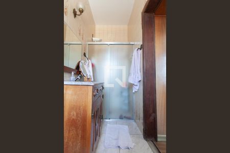 Casa à venda com 447m², 3 quartos e 11 vagasBanheiro da Suíte 2