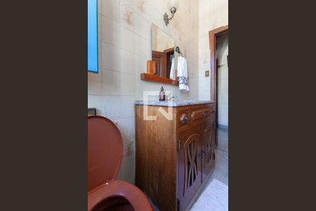 Casa à venda com 447m², 3 quartos e 11 vagasBanheiro 1