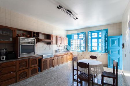 Casa à venda com 447m², 3 quartos e 11 vagasCozinha