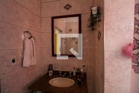 Casa à venda com 230m², 4 quartos e 2 vagasBanheiro