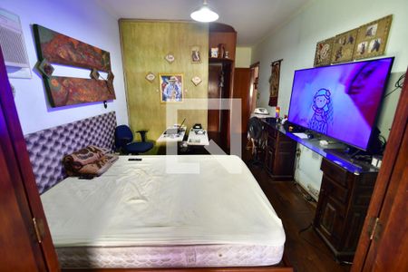 Casa à venda com 300m², 4 quartos e 4 vagasQuarto 4 Suíte