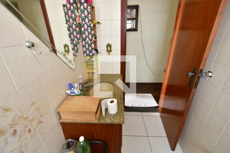 Casa à venda com 300m², 4 quartos e 4 vagasBanheiro