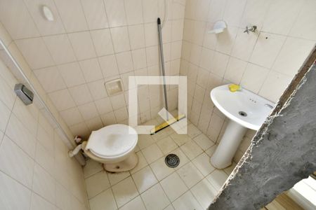 Casa à venda com 300m², 4 quartos e 4 vagasBanheiro de serviço