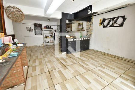 Casa à venda com 300m², 4 quartos e 4 vagasPorão