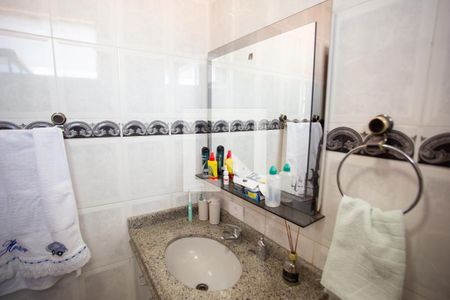 Casa à venda com 267m², 4 quartos e 4 vagasBANHEIRO QUARTO 2