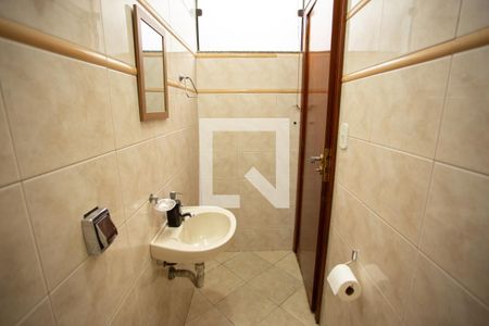 Casa à venda com 267m², 4 quartos e 4 vagasBANHEIRO