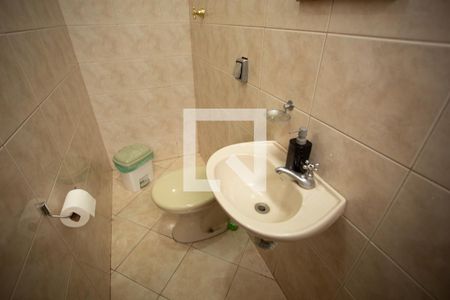 Casa à venda com 267m², 4 quartos e 4 vagasBANHEIRO