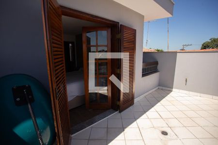 Casa à venda com 267m², 4 quartos e 4 vagasVARANDA QUARTO 1