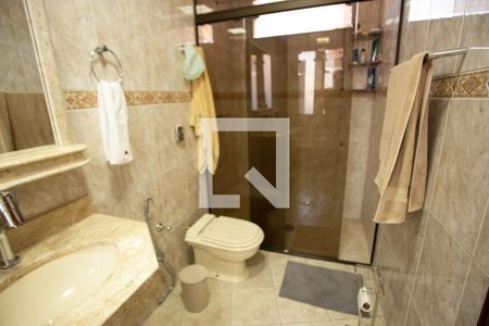 Casa à venda com 267m², 4 quartos e 4 vagasBANHEIRO QUARTO 1