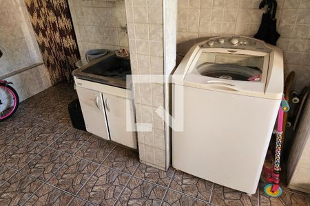 Casa à venda com 338m², 3 quartos e 5 vagas Casa à venda com 338m², 3 quartos e 5 vagasÁrea de Serviço