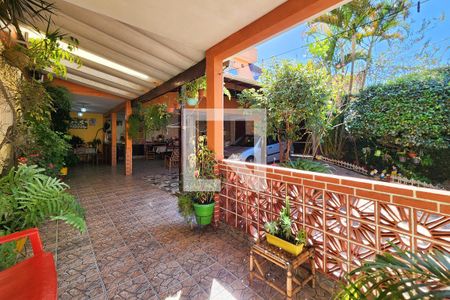 Casa à venda com 338m², 3 quartos e 5 vagas Casa à venda com 338m², 3 quartos e 5 vagasVaranda