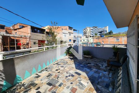 Casa à venda com 338m², 3 quartos e 5 vagas Casa à venda com 338m², 3 quartos e 5 vagasVaranda 2