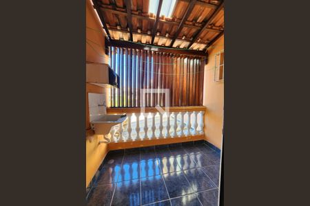 Casa à venda com 338m², 3 quartos e 5 vagas Casa à venda com 338m², 3 quartos e 5 vagasÁrea de Serviço - Casa 2