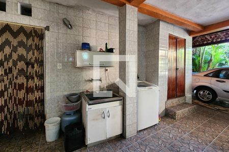 Casa à venda com 338m², 3 quartos e 5 vagas Casa à venda com 338m², 3 quartos e 5 vagasÁrea de Serviço