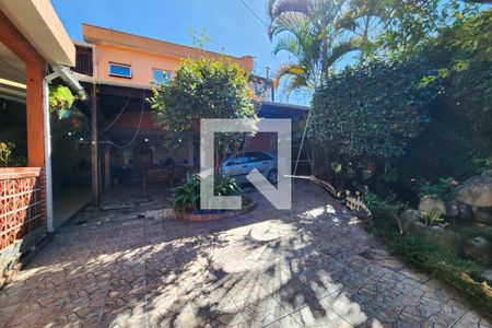 Casa à venda com 338m², 3 quartos e 5 vagas Casa à venda com 338m², 3 quartos e 5 vagasVaranda