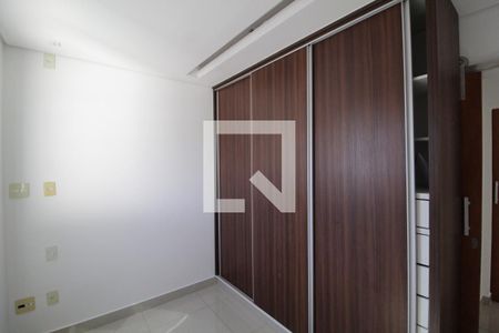 Quarto 2 de apartamento para alugar com 2 quartos, 57m² em Tubalina, Uberlândia