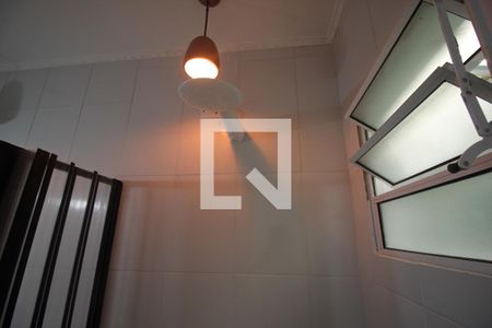 Banheiro de casa para alugar com 3 quartos, 160m² em Vila Sao Paulo, São Paulo