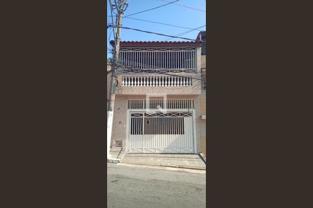 Casa à venda com 64m², 2 quartos e 2 vagas Casa à venda com 64m², 2 quartos e 2 vagasFachada