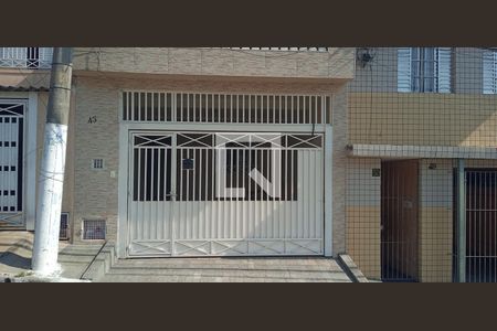 Casa à venda com 64m², 2 quartos e 2 vagas Casa à venda com 64m², 2 quartos e 2 vagasFachada