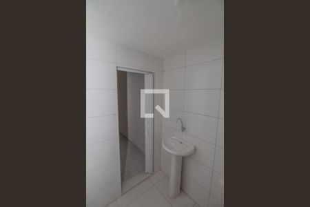 Banheiro de casa para alugar com 1 quarto, 45m² em Vila Fátima, São Paulo