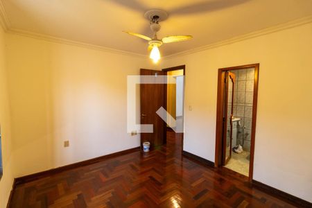 Casa à venda com 297m², 3 quartos e 4 vagas Casa à venda com 297m², 3 quartos e 4 vagasSuíte 1