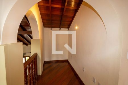 Casa à venda com 297m², 3 quartos e 4 vagas Casa à venda com 297m², 3 quartos e 4 vagasSala 2