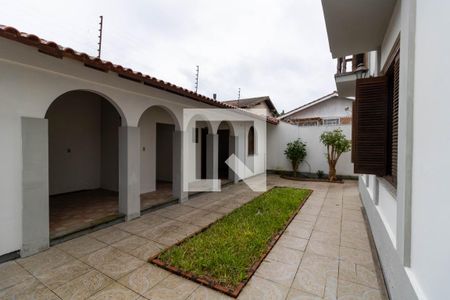 Casa à venda com 297m², 3 quartos e 4 vagas Casa à venda com 297m², 3 quartos e 4 vagasQuintal