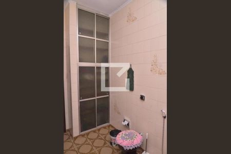 Casa à venda com 216m², 3 quartos e 4 vagasBanheiro 2