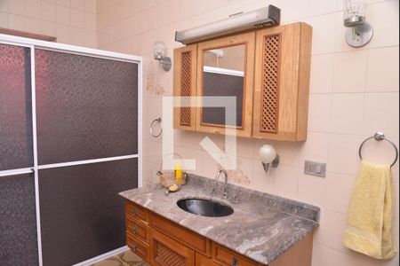 Casa à venda com 216m², 3 quartos e 4 vagasBanheiro 2