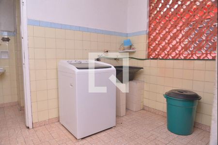 Casa à venda com 216m², 3 quartos e 4 vagasÁrea de Serviço