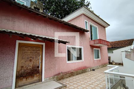 Casa para alugar com 200m², 4 quartos e 3 vagas Casa para alugar com 200m², 4 quartos e 3 vagasfrente