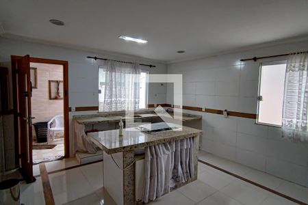 Casa para alugar com 200m², 4 quartos e 3 vagas Casa para alugar com 200m², 4 quartos e 3 vagascozinha